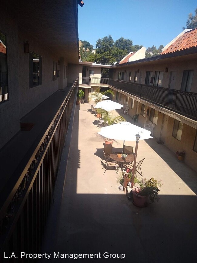 Building Photo - 23901 Los Rosas St