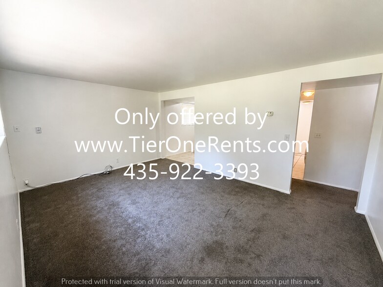 Building Photo - NO DEPOSIT option available for qualified renters with Obligo!