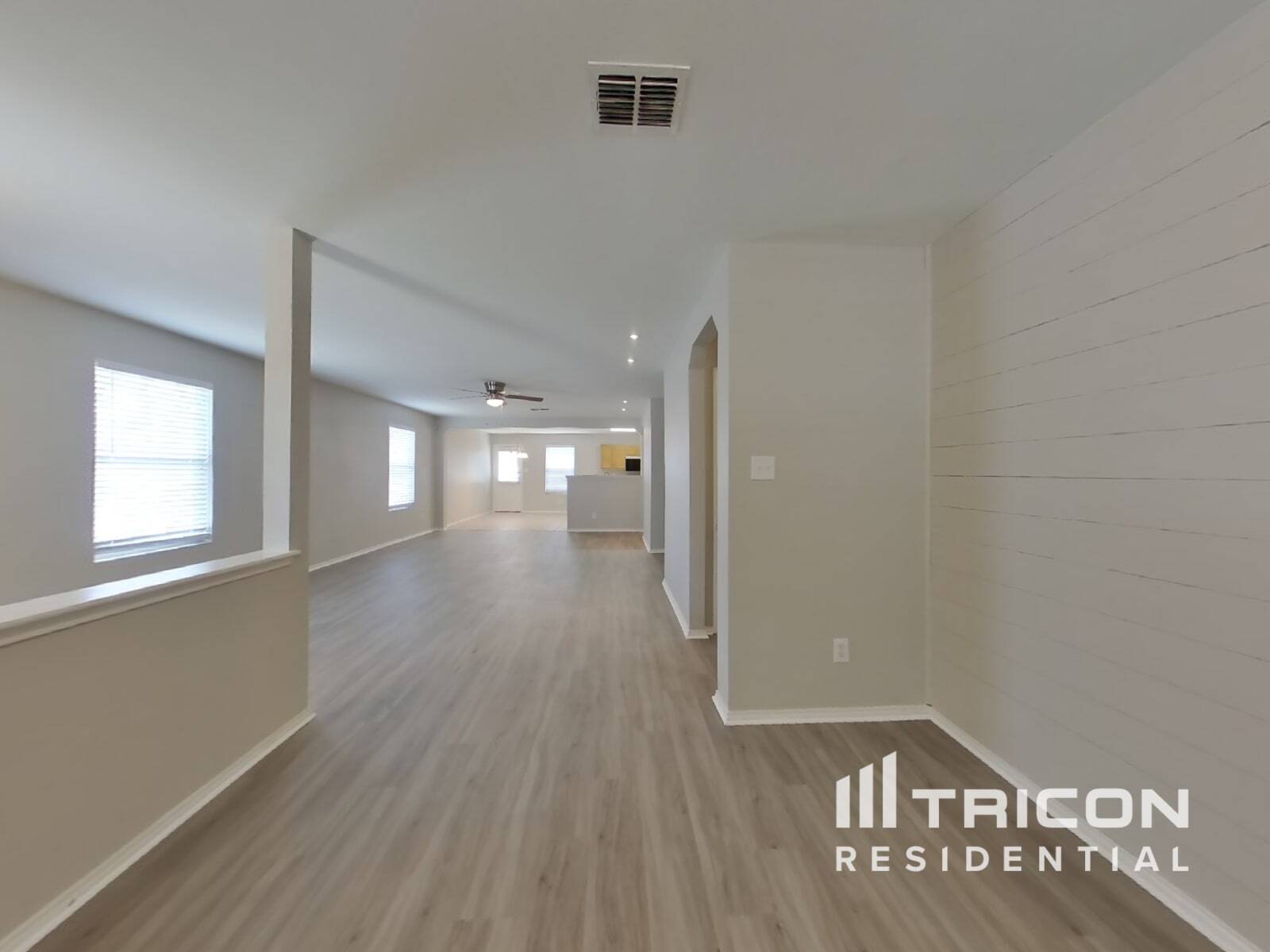 Building Photo - 353 Willow View