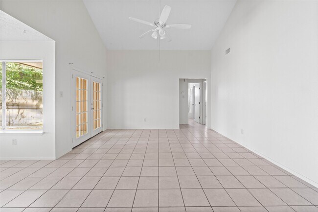 Building Photo - 9811 Mill Shadow Dr