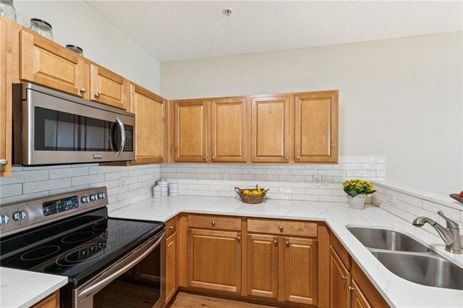 Building Photo - 299 Azalea Cir