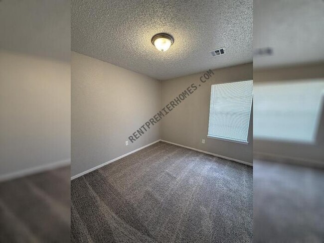 Building Photo - 7413 NW 125th St