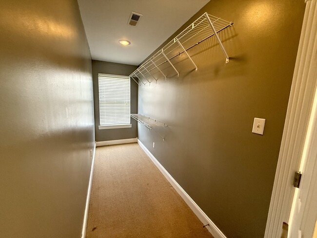 Building Photo - 98 Melrose Dr