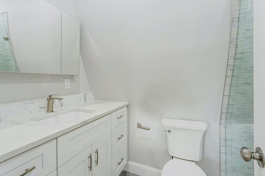 Building Photo - 11 Edgemont Rd