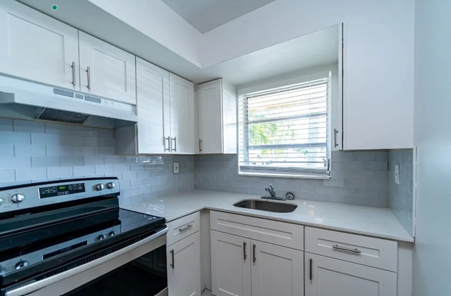 Primary Photo - 4152 SW 24th Ct