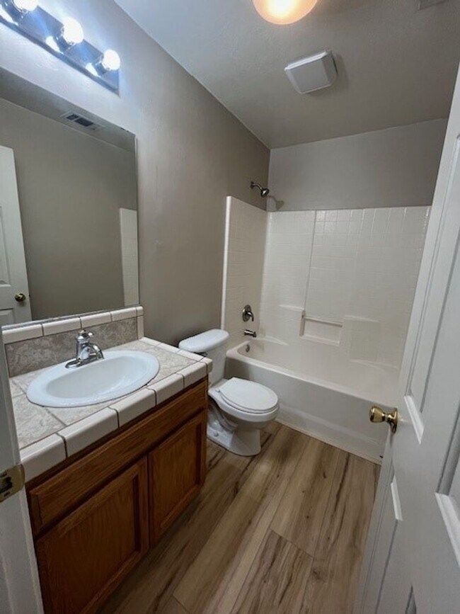 Building Photo - 4203 Silver Maple Ct