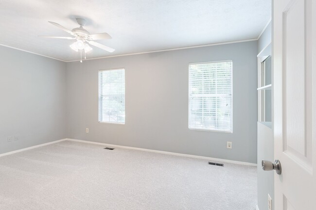Building Photo - Two-Story Townhome Quiet Neighborhood w/ G...