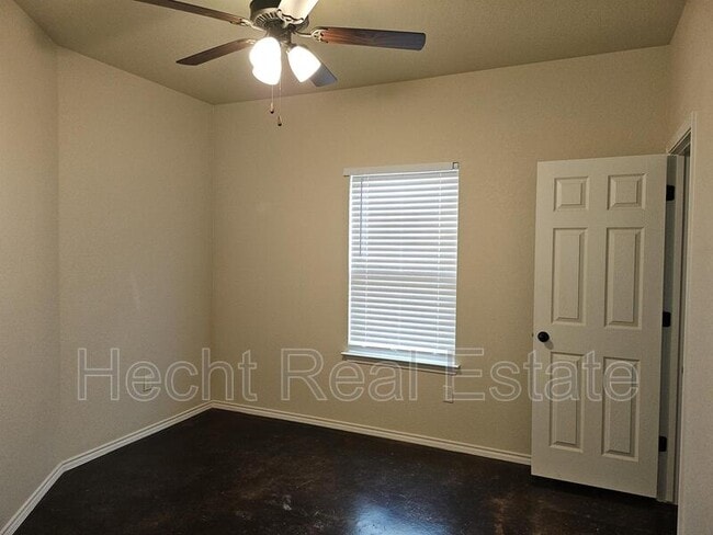 Building Photo - 222 Stacy Ln