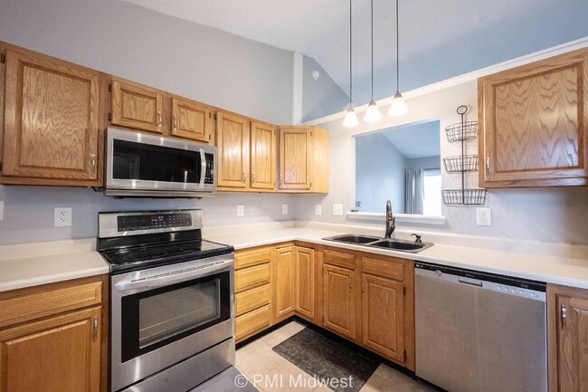 Building Photo - "Charming 3-Bed, 2-Bath Gem with 1323 Sq Ft of Comfort on Bitternut Drive!"