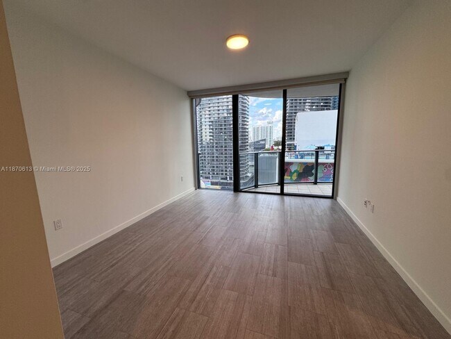 Building Photo - 1000 Brickell Plaza