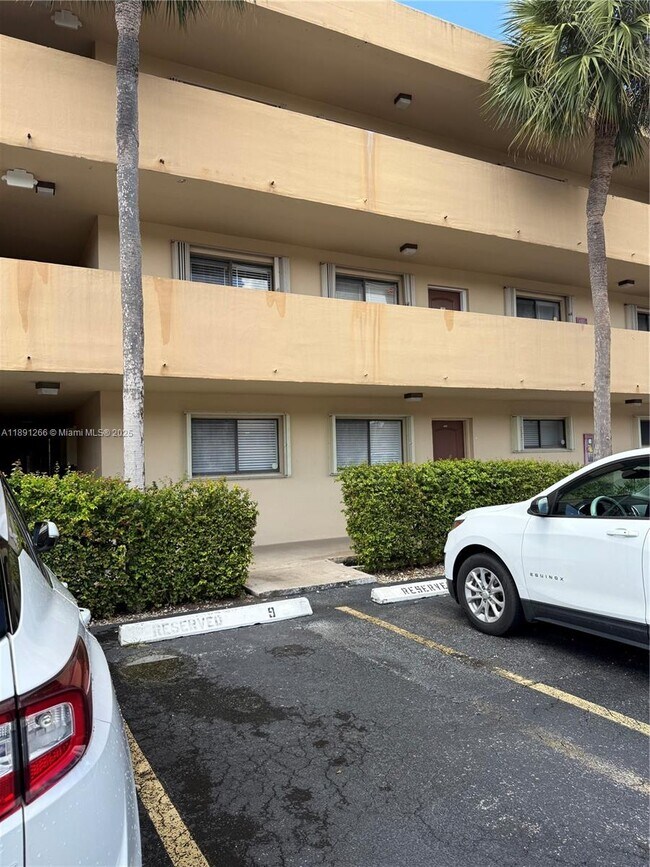 Building Photo - 8415 SW 107th Ave