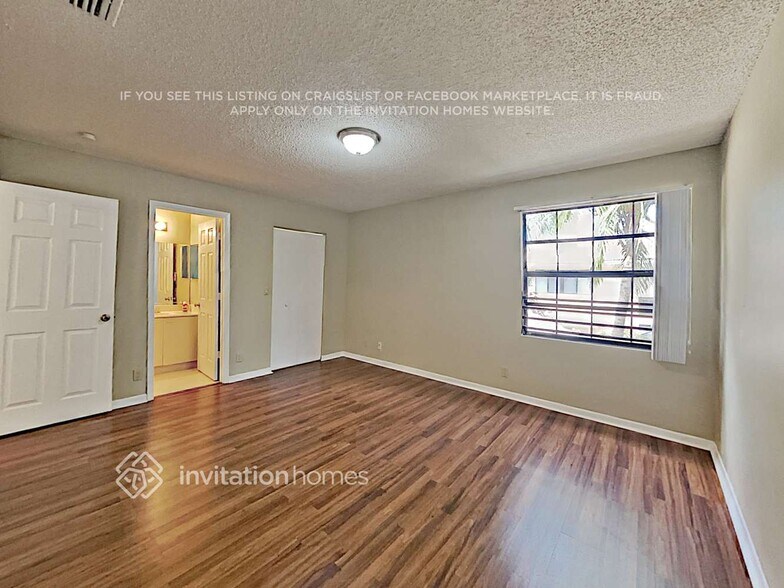 Building Photo - 10441 NW 12th Ct