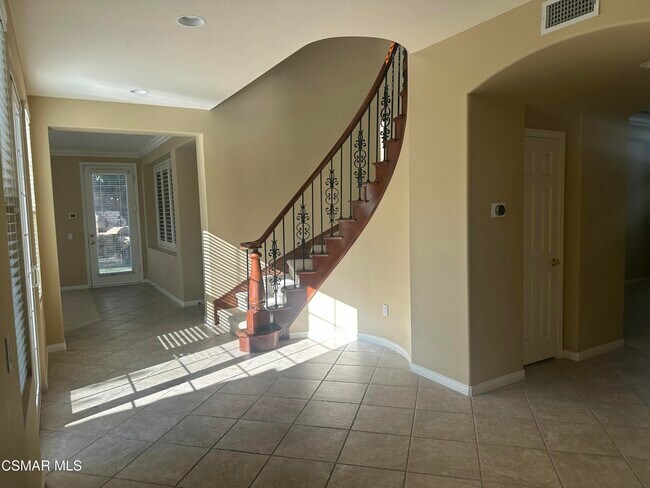 Building Photo - 3073 Heavenly Ridge St