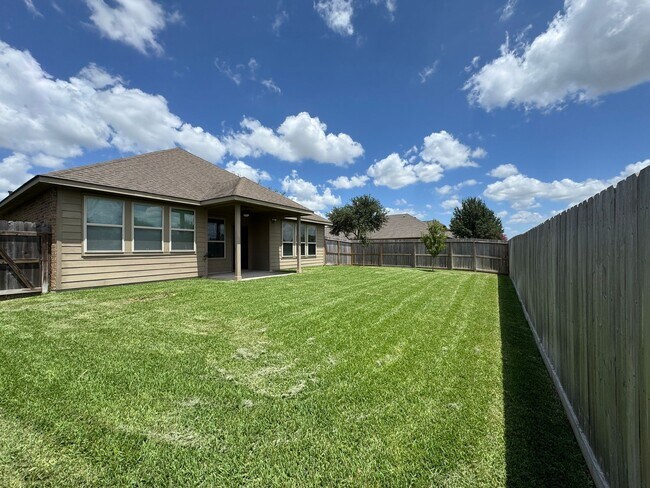 Building Photo - 19038 W Windhaven Terrace Trail
