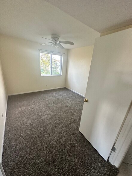 Building Photo - 3645 Boca Ciega Dr