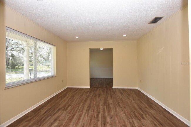Building Photo - 2210 Old Polk City Rd