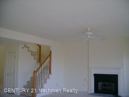 Building Photo - 3 br, 2.5 bath House - 110 Water's Edge Drive