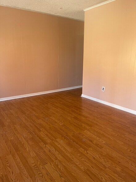 Building Photo - 379 Heathland Dr