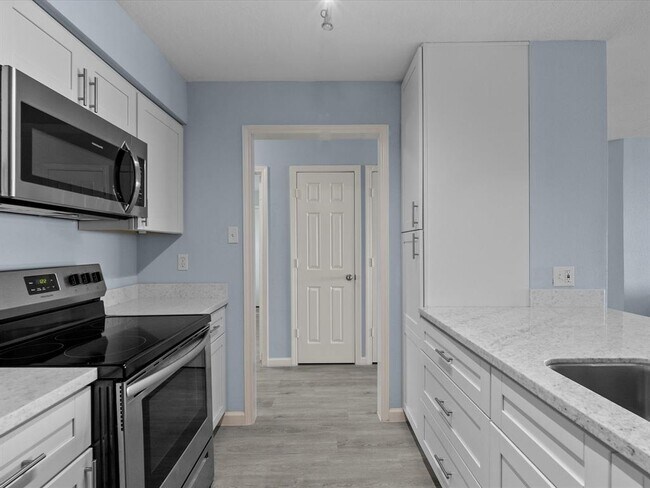 Building Photo - 7600 Seawall Blvd