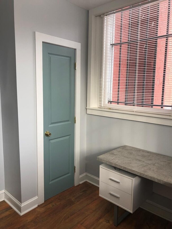 Building Photo - 25514 E Main St