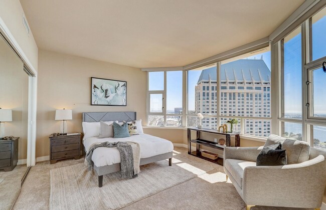 Building Photo - 700 W Harbor Dr