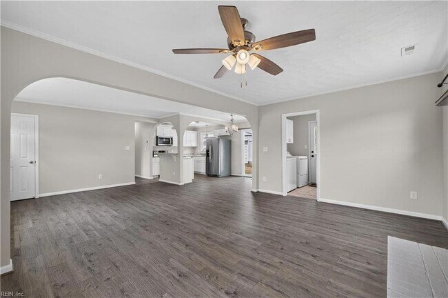 Building Photo - 805 Fairfield Blvd
