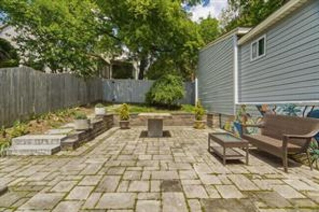 Building Photo - 420 Catoma St