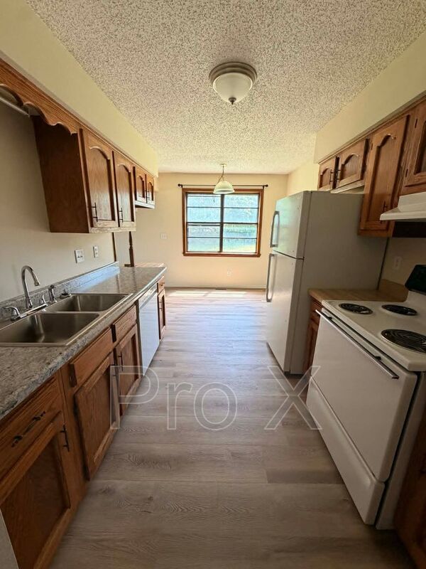 Building Photo - 2630-2632 E 2nd St