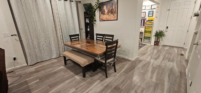 Building Photo - 17517 Booth Fls Wy