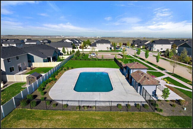 Building Photo - Close to Micron!  5 Bedroom 3 Full Baths -...