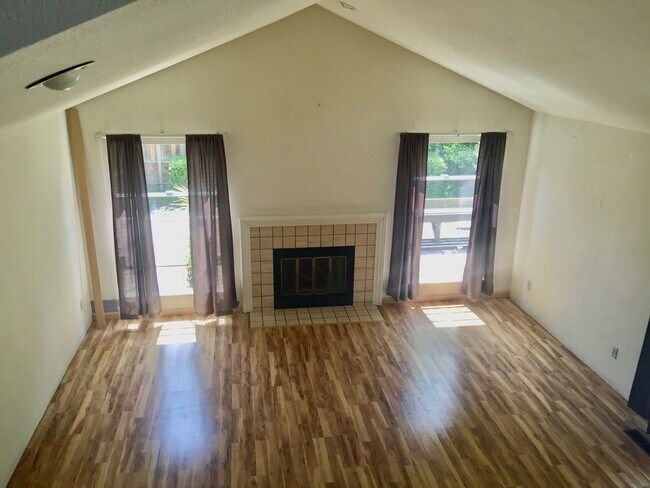 Building Photo - 637 Tami Way