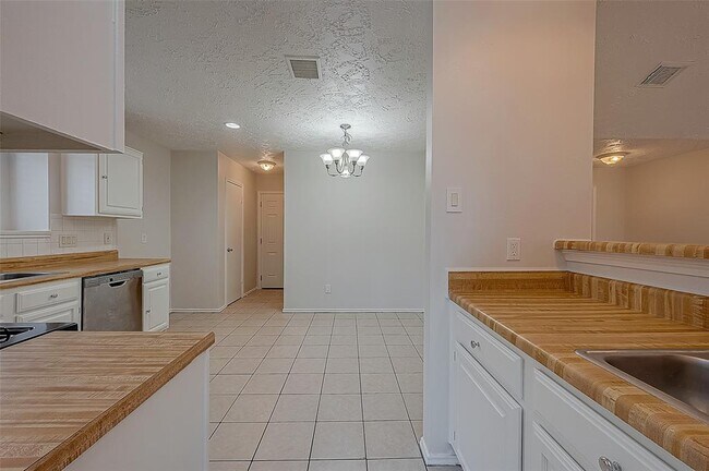 Building Photo - 1514 Jo Ann Ln