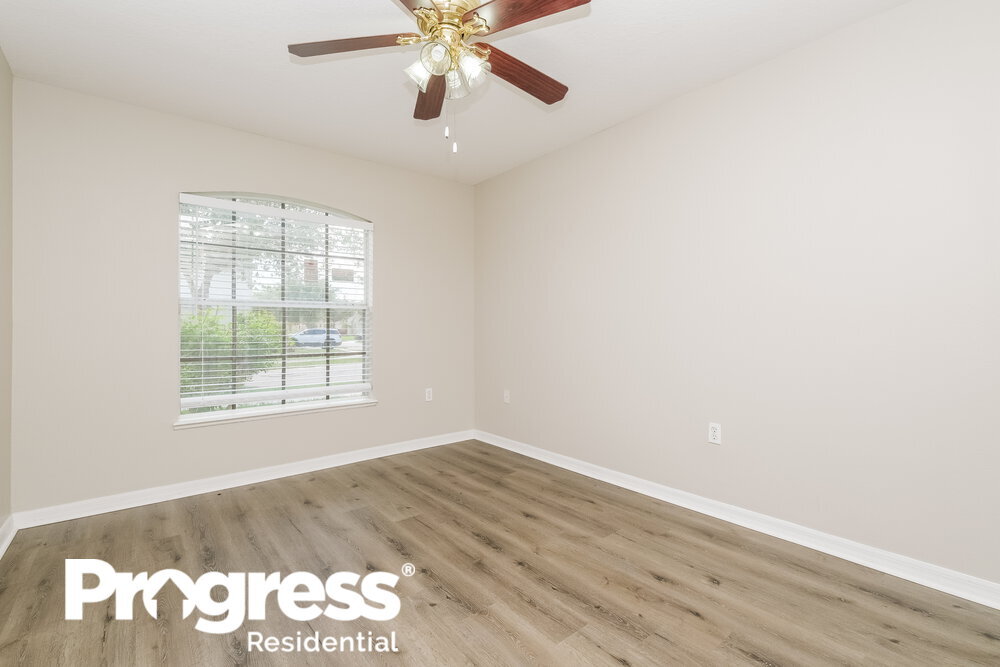 Building Photo - 927 Brenton Leaf Dr