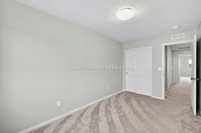 Building Photo - Recently Built Woodburn Townhome Featuring A/C
