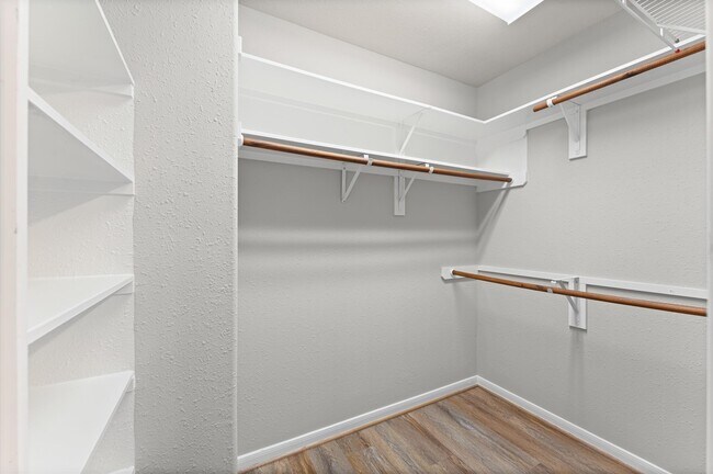 Building Photo - 135 S Spinning Wheel Cir