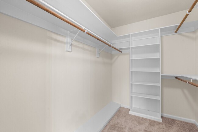Building Photo - 501 Hidden Way