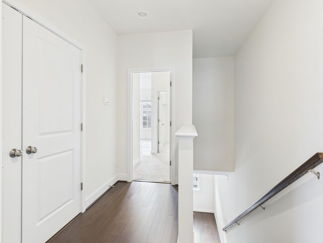 Building Photo - 5404 Coopers Walk Ln