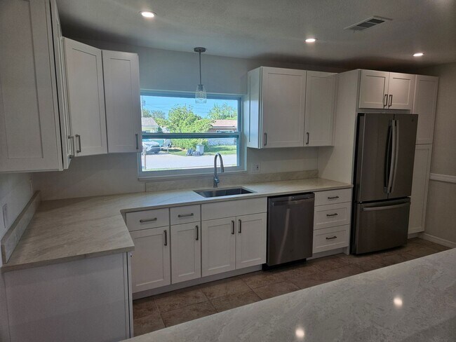 Building Photo - Block Remodeled Seminole Home
