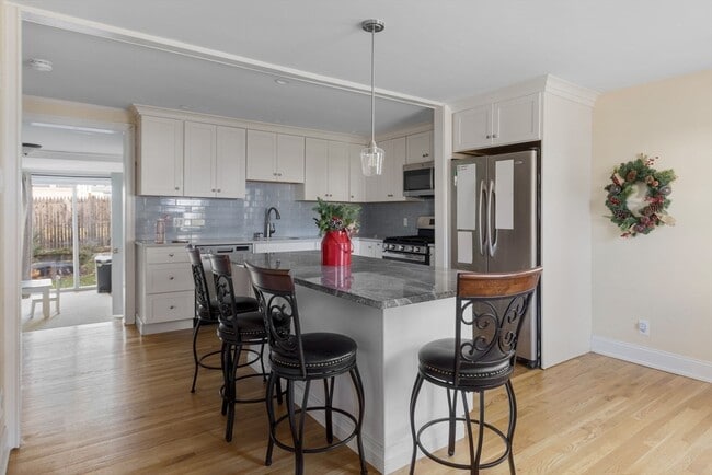 Building Photo - 20 Brae Rd