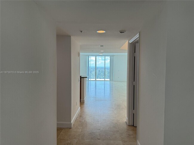 Building Photo - 15051 Royal Oaks Ln