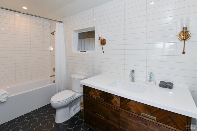 Building Photo - 800 Zinfandel Ln