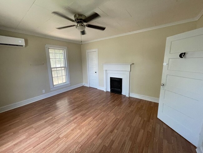 Building Photo - 107 Abernathy St