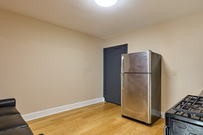 Building Photo - 198 Court St