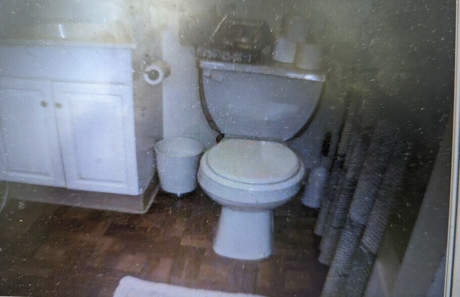 Building Photo - 42 Oakland St