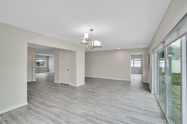 Building Photo - 4550 16th Ave N
