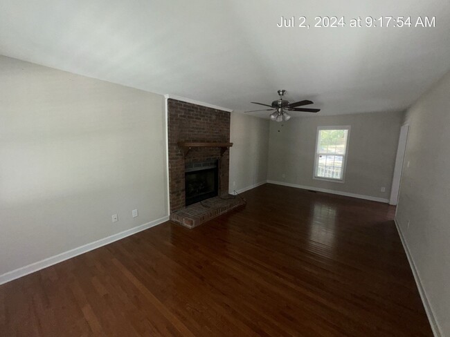 Building Photo - 6080 Lakeway Drive