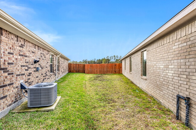 Building Photo - 16500 Cascading Pines Ct