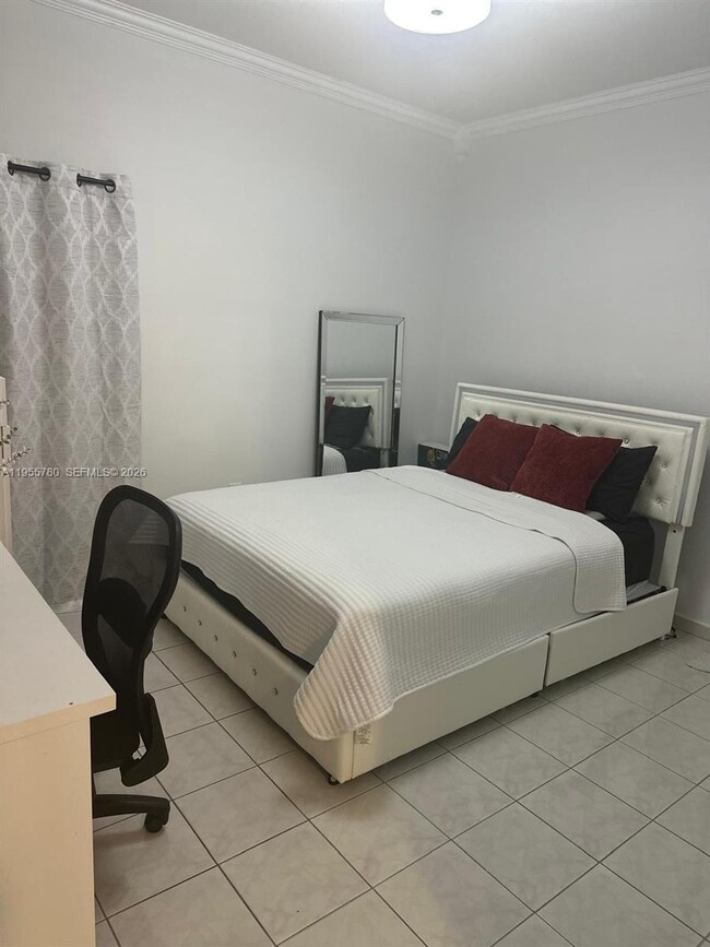 Building Photo - 12285 SW 10th Terrace