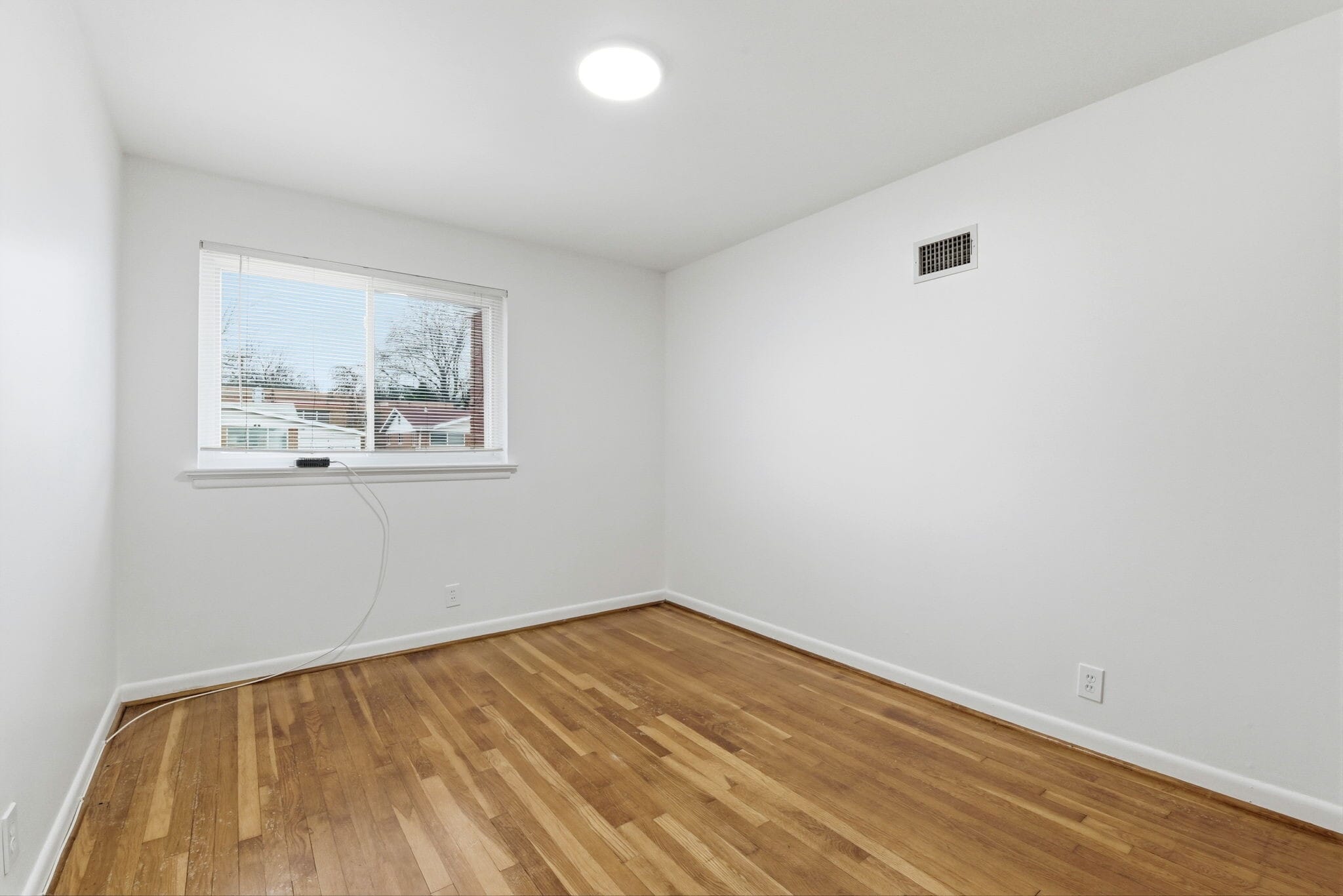 Building Photo - 1152 Burch Ln