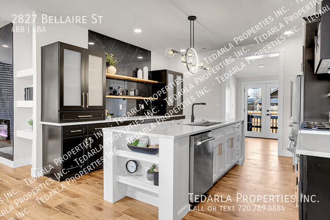 Building Photo - 2827 Bellaire St